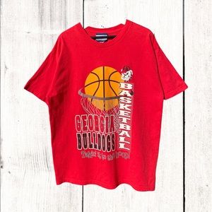 Vintage 90s University of Georgia Bulldogs basketball graphic tee